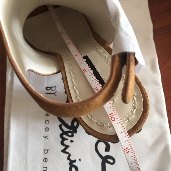 Alice & Olivia Sharon suede platform sandals - Picture 5 of 5